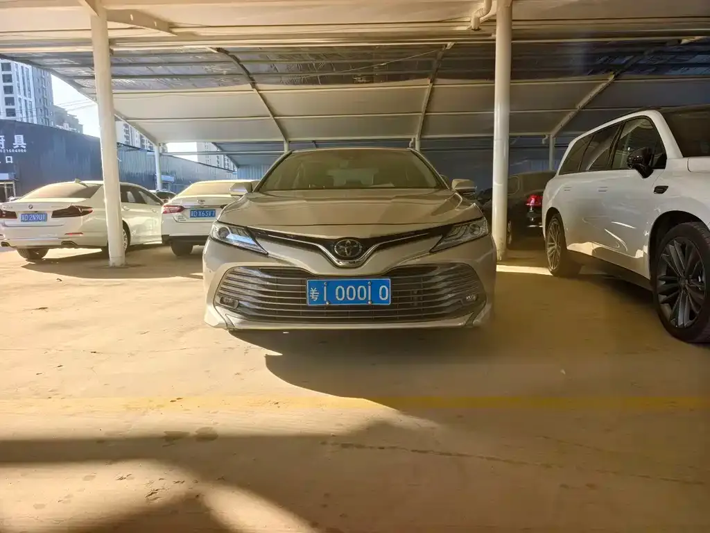 Toyota Camry 2022 из CN, фото 2