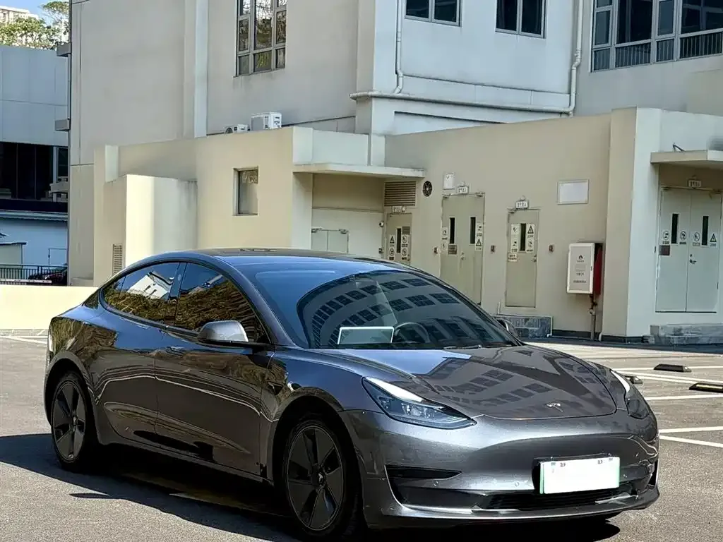 Tesla Model 3 — фото 4