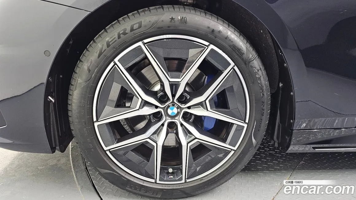 BMW 5-Series 2024 из KR, фото 6