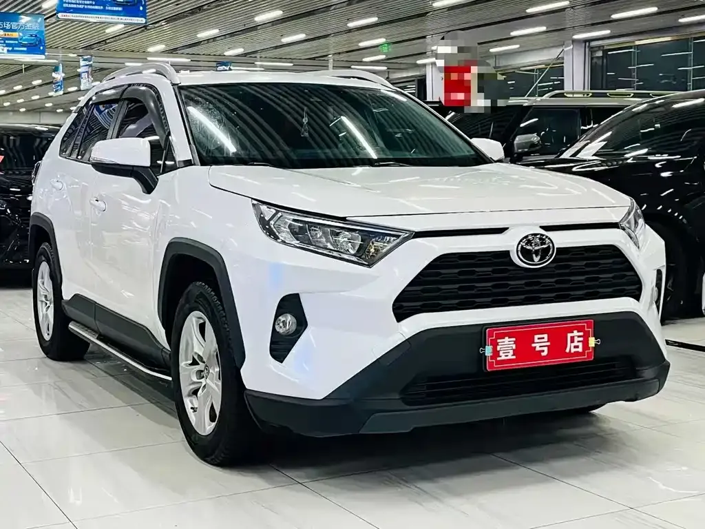Toyota RAV4 2023 из CN, фото 7