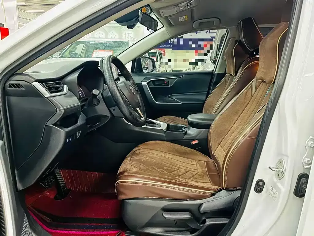 Toyota RAV4 2023 из CN, фото 4