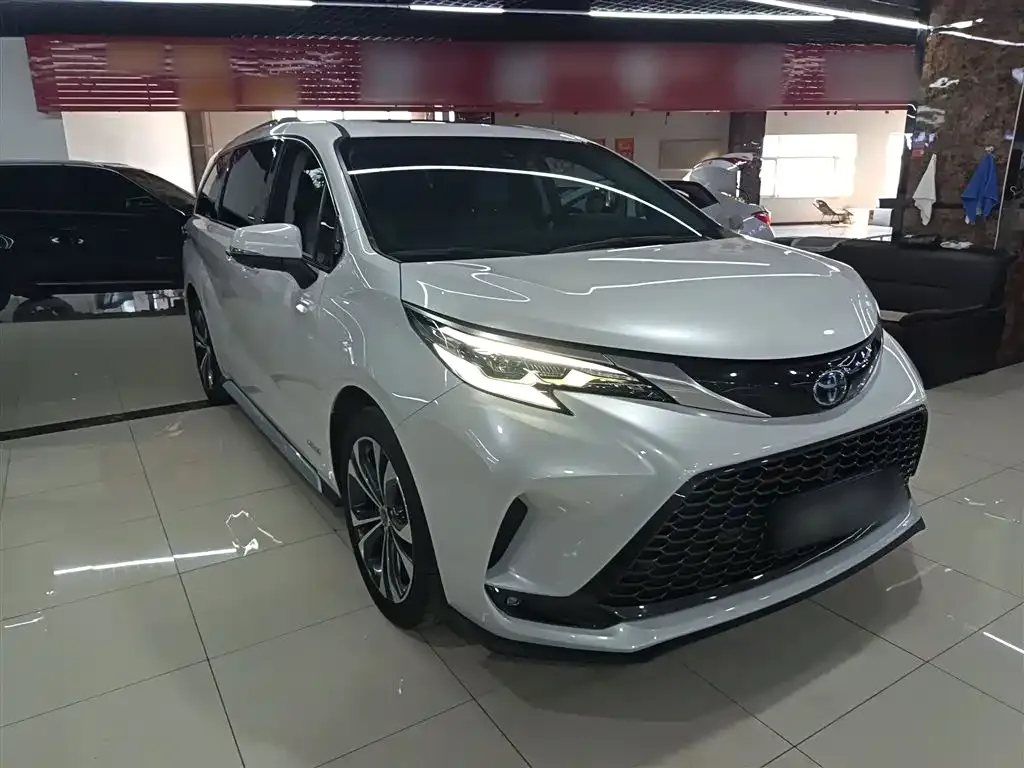 Toyota Granvia 2024 из CN, фото 9