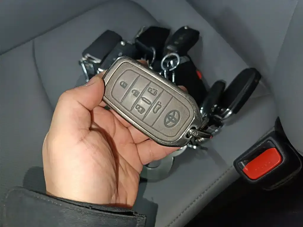 Toyota Granvia 2024 из CN, фото 10