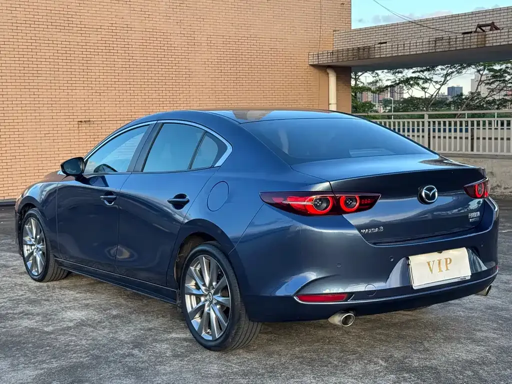Mazda 3 Axela — фото 8