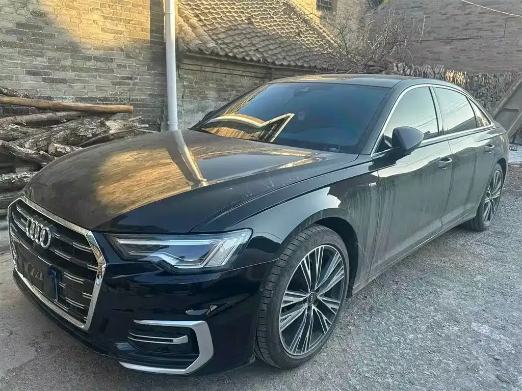 Audi A6L — фото 1