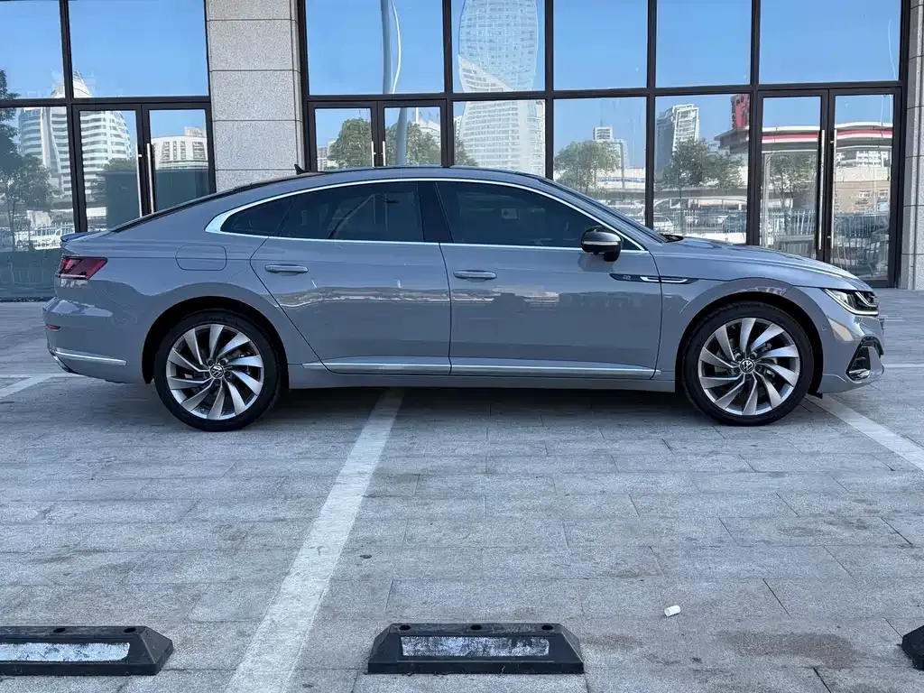 Volkswagen CC 2023 из CN, фото 10