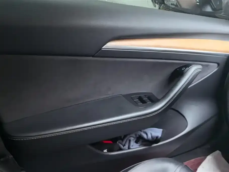 Tesla Model 3 — фото 4