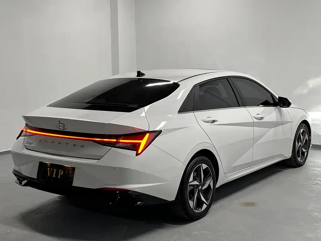 Hyundai Elantra 2023 из CN, фото 3