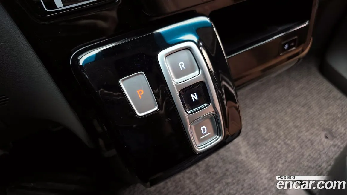 Hyundai Staria — фото 2