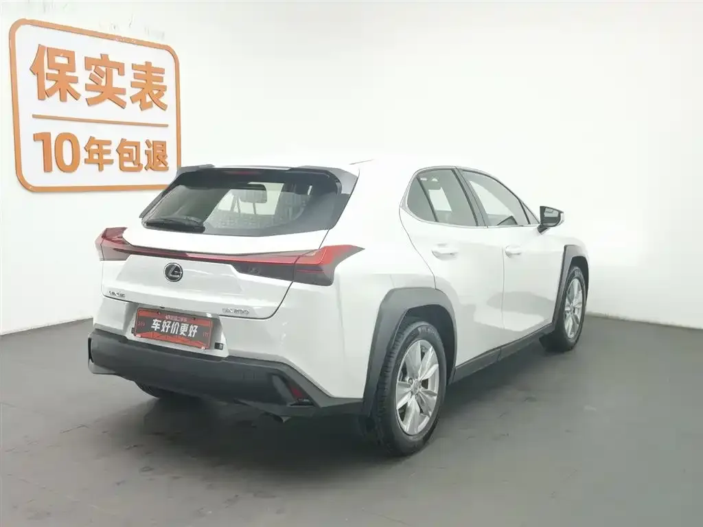 Lexus UX — фото 10