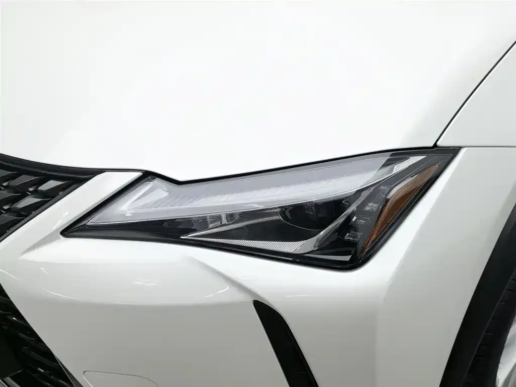 Lexus UX — фото 7