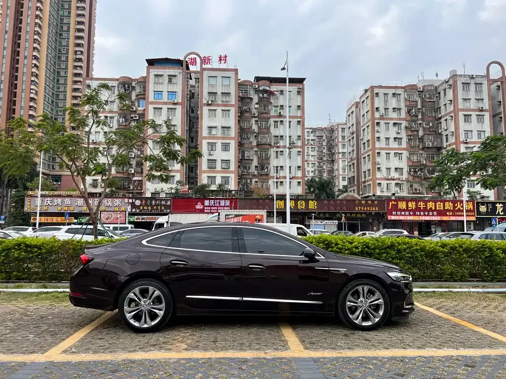 Buick LaCrosse — фото 10