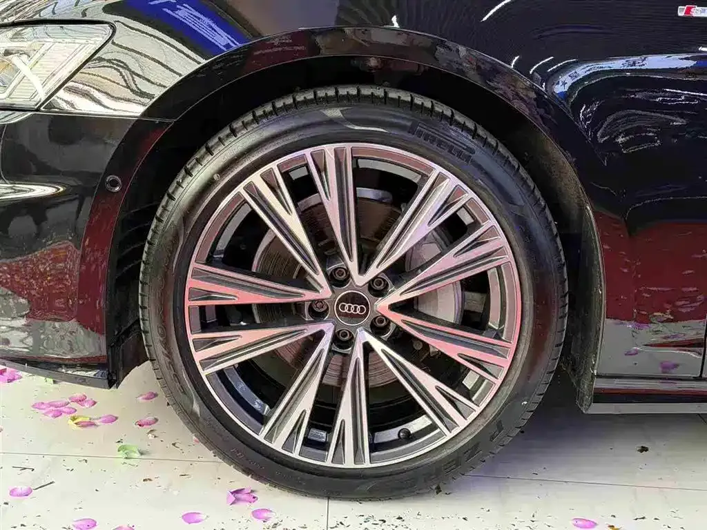 Audi A6L 2024 из CN, фото 2