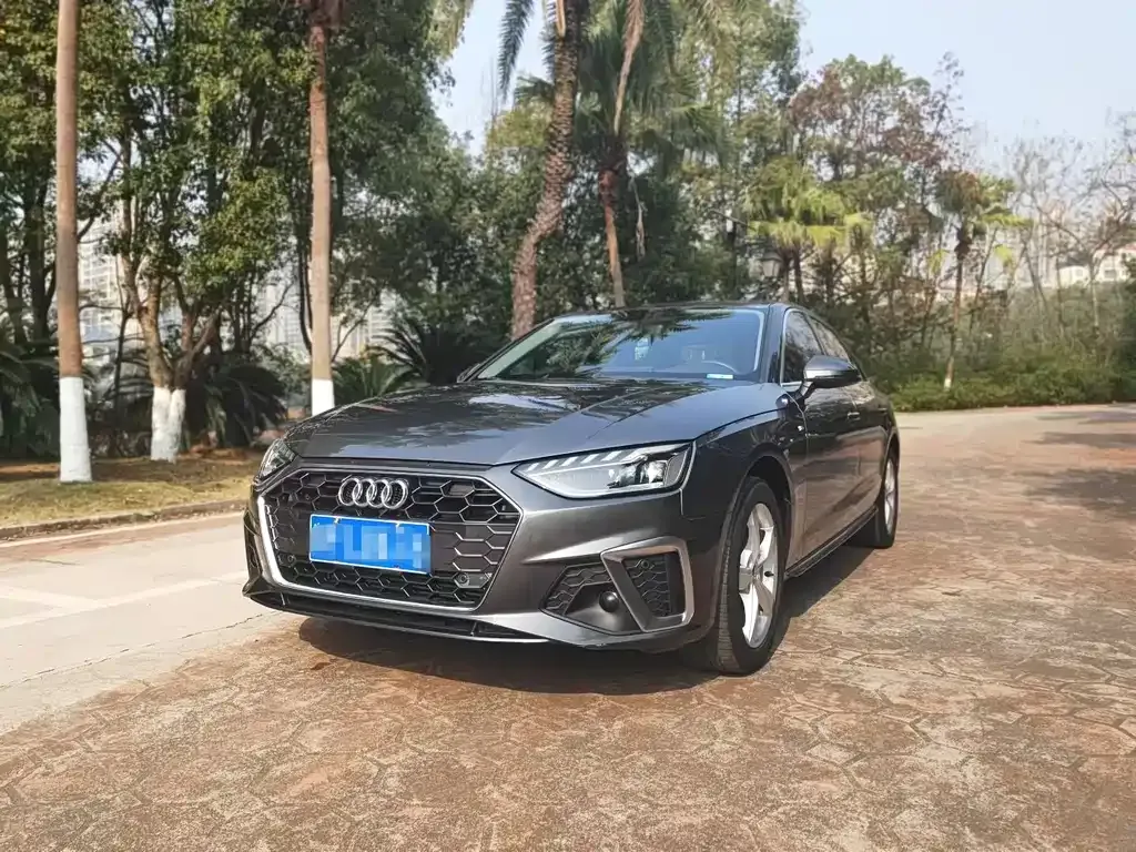 Audi A4L 2021 из CN, фото 1