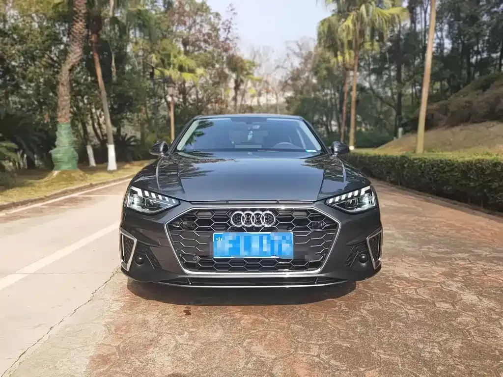Audi A4L 2021 из CN, фото 9