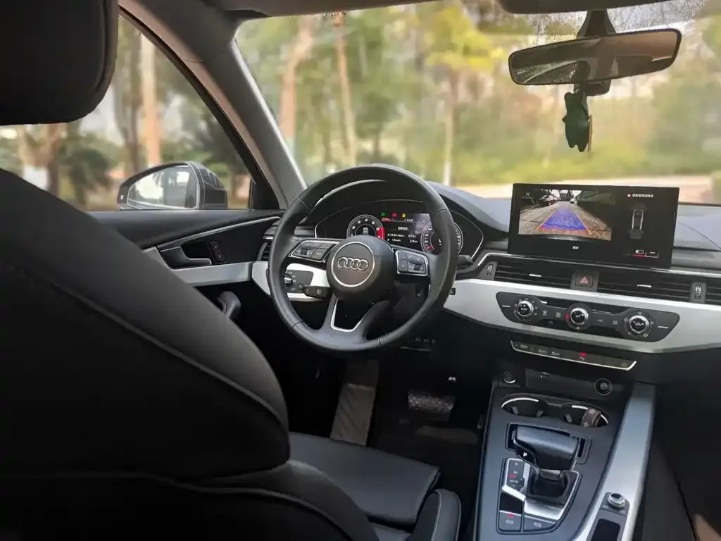 Audi A4L 2021 из CN, фото 6