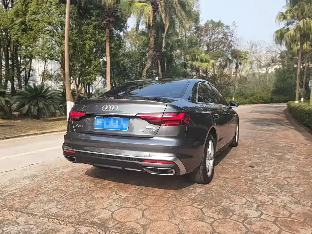 Audi A4L 2021 из CN, фото 8