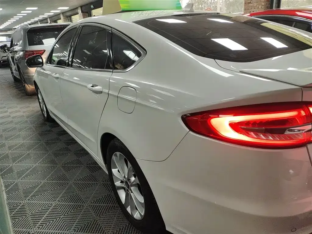 Ford Mondeo 2021 из CN, фото 3