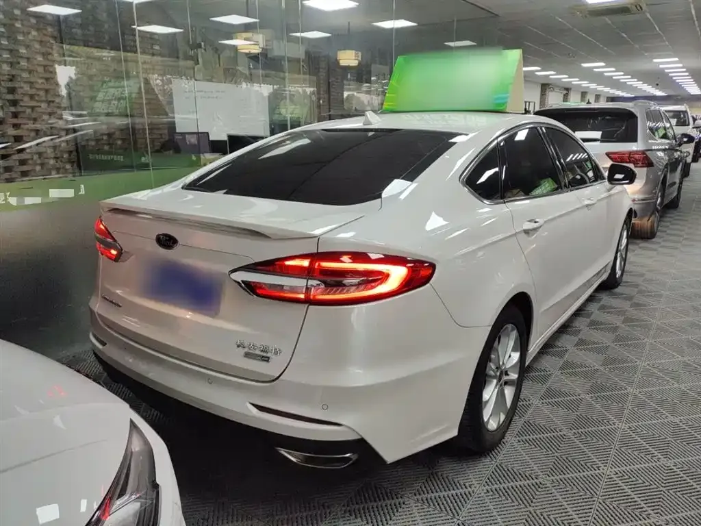 Ford Mondeo 2021 из CN, фото 2