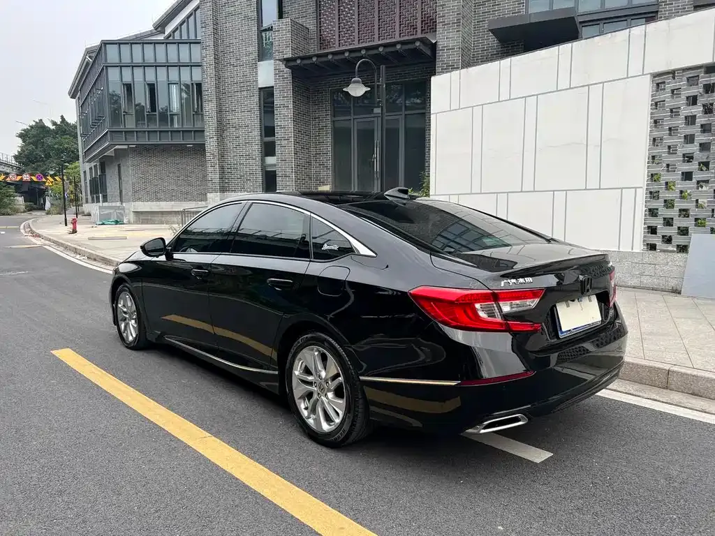 Honda Accord — фото 5