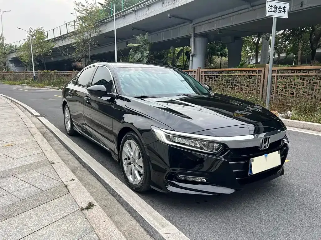 Honda Accord — фото 6