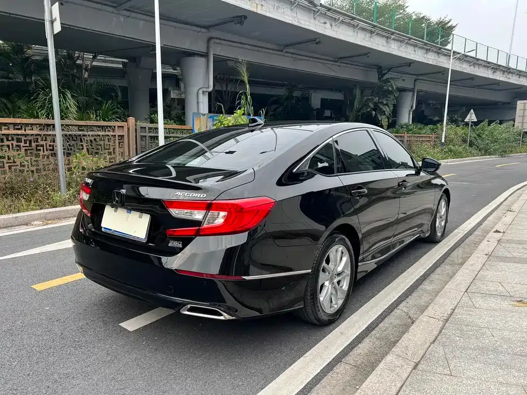 Honda Accord — фото 3