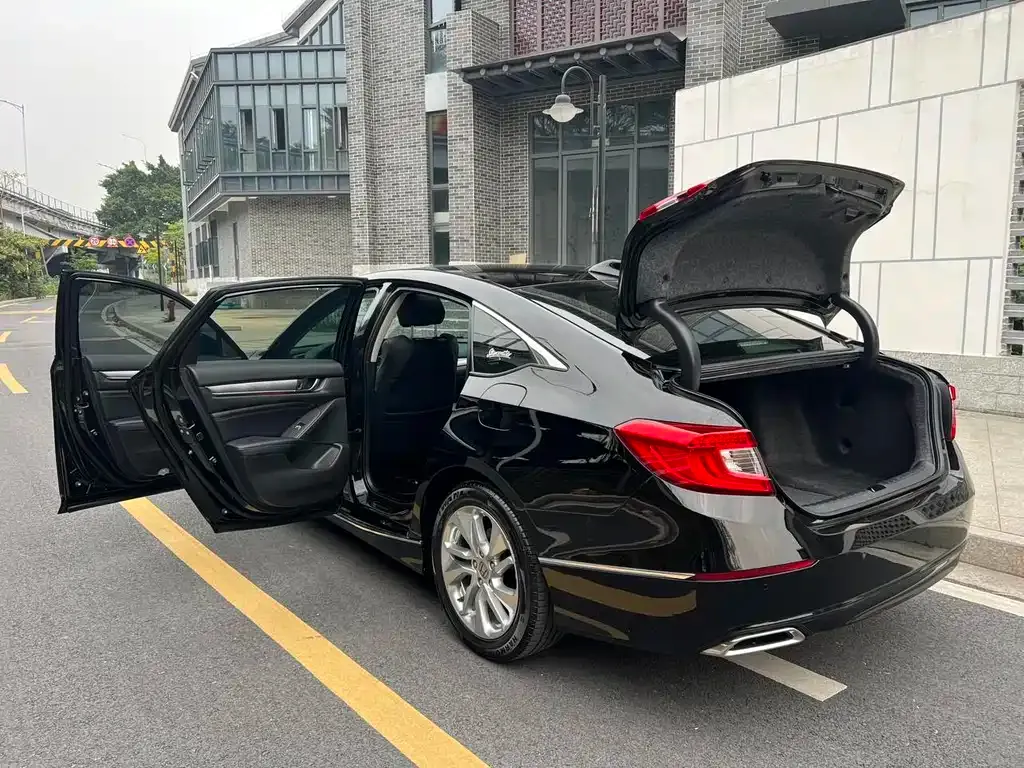Honda Accord — фото 2