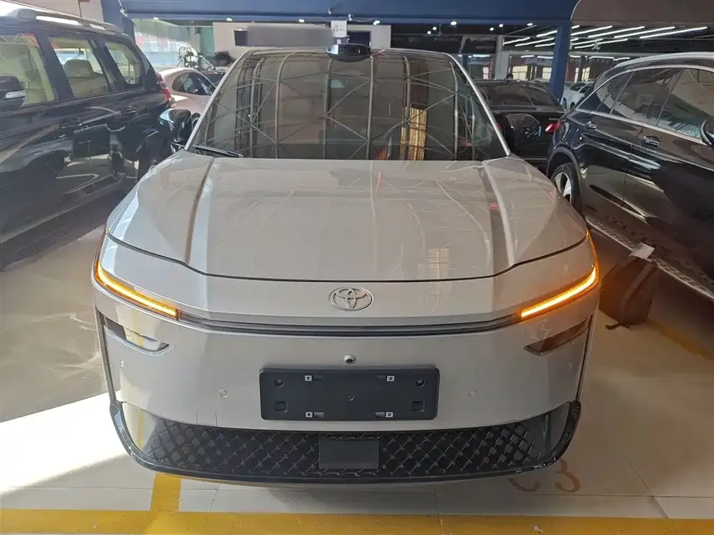 Toyota Platinum 3X 2025 из CN, фото 5