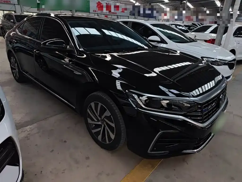 Volkswagen Passat New Energy — фото 10