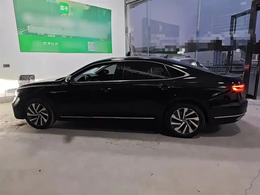 Volkswagen Passat New Energy — фото 3