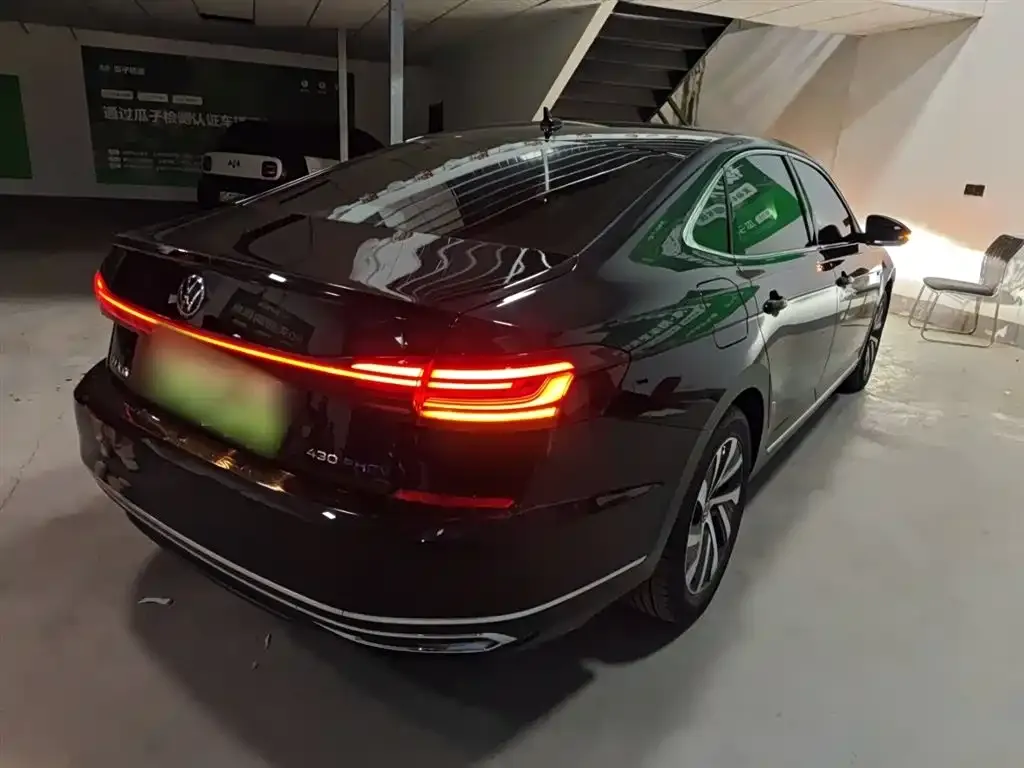 Volkswagen Passat New Energy — фото 5