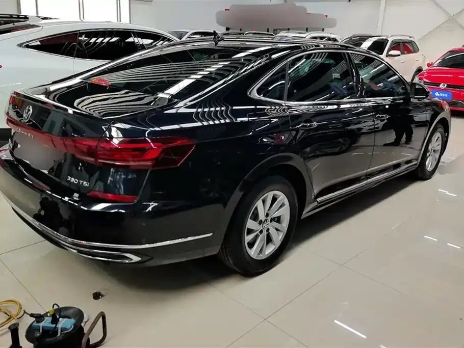 Volkswagen Passat — фото 10