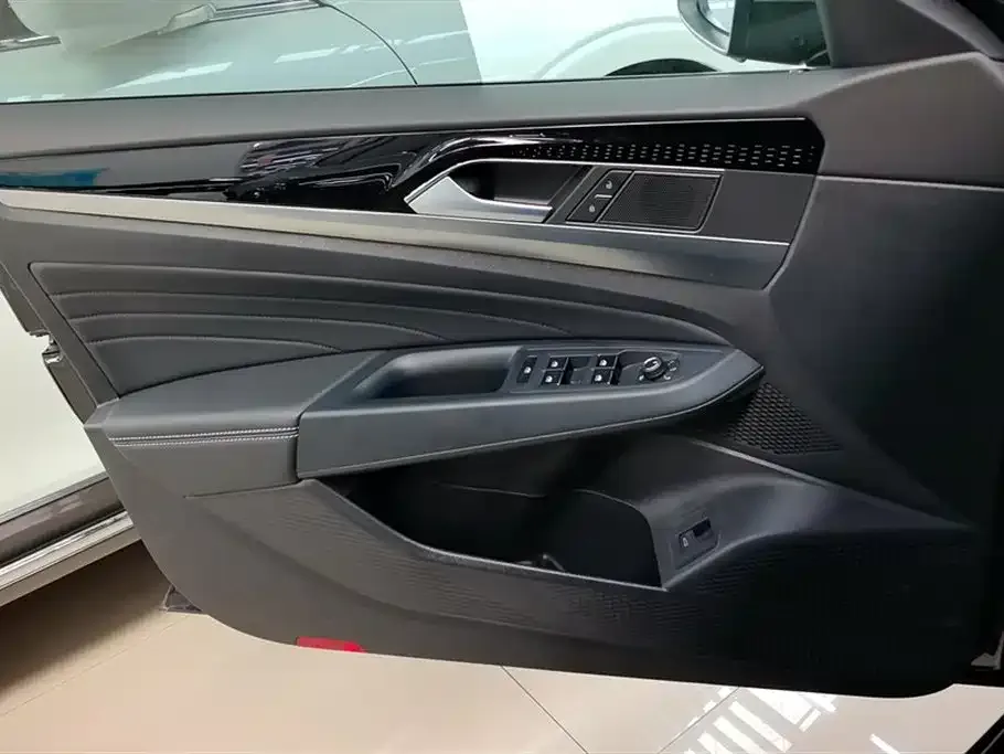 Volkswagen Passat — фото 2