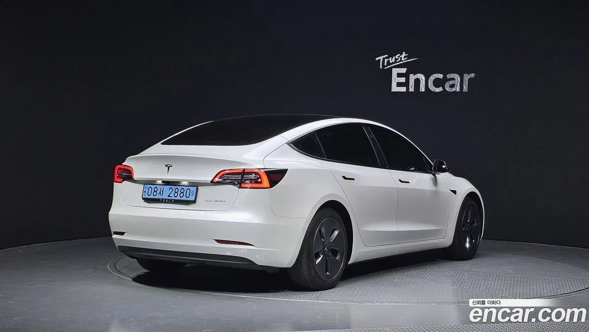 Tesla Model 3 — фото 2