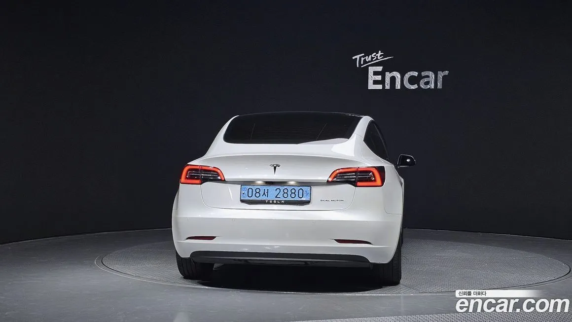 Tesla Model 3 — фото 4