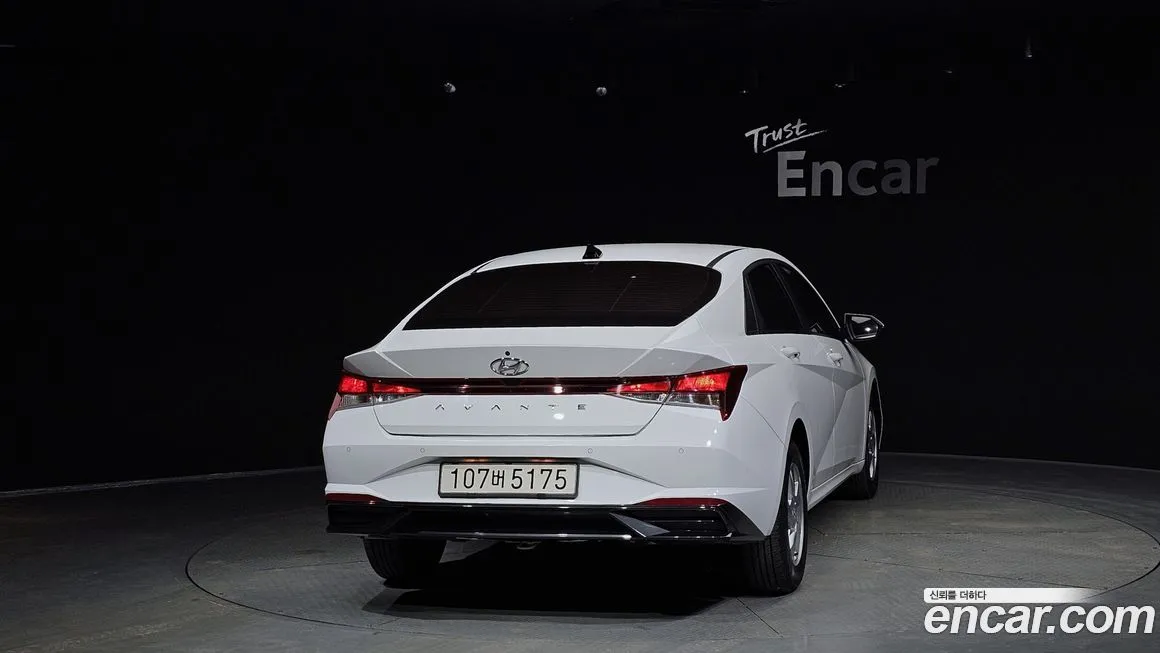 Hyundai AVANTE — фото 3