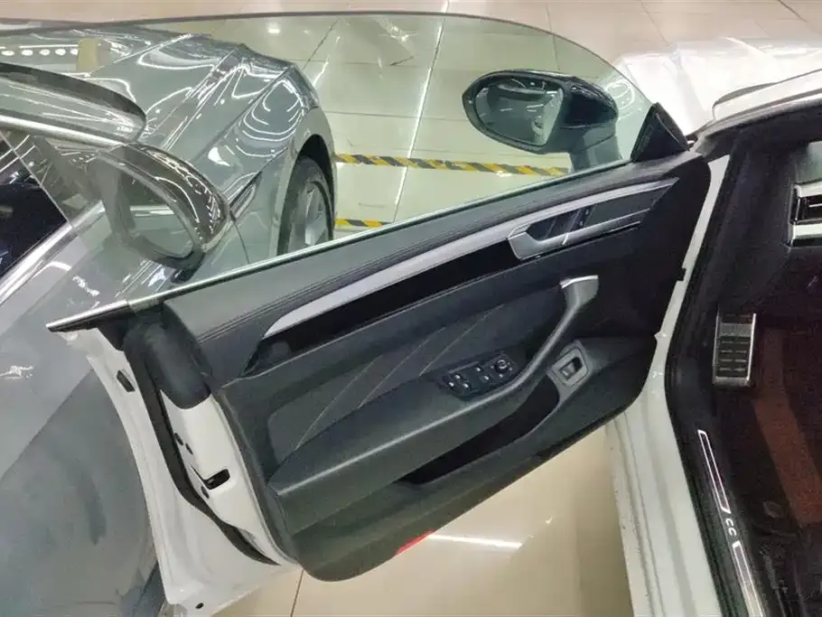 Volkswagen CC 2023 из CN, фото 6