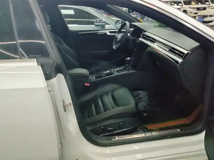 Volkswagen CC 2023 из CN, фото 9