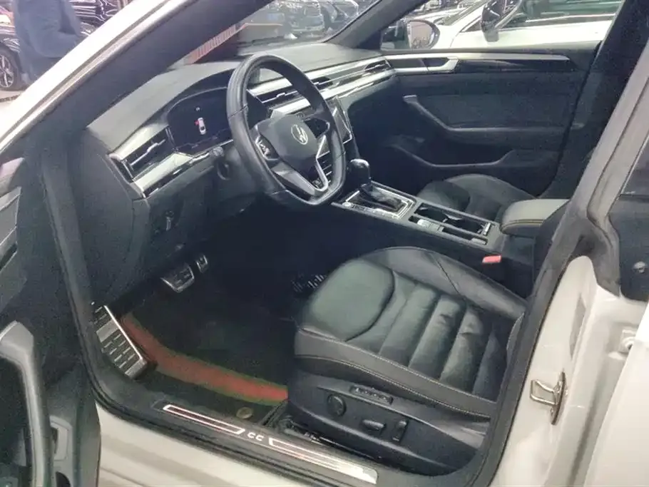 Volkswagen CC 2023 из CN, фото 4