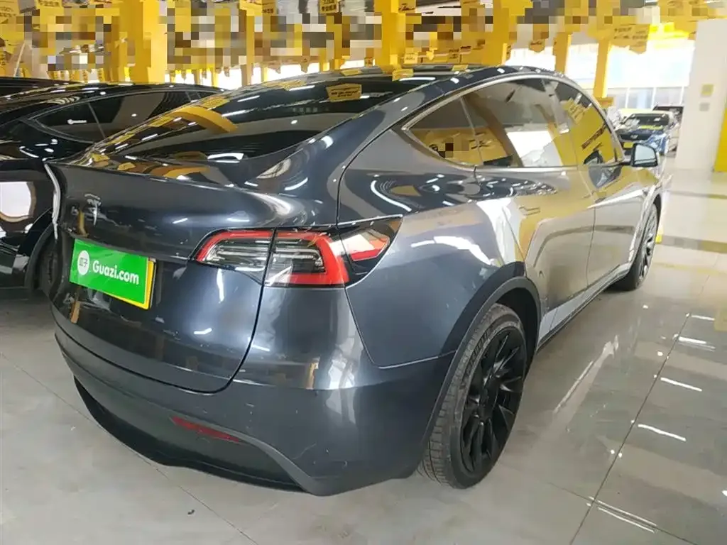 Tesla Model Y — фото 8