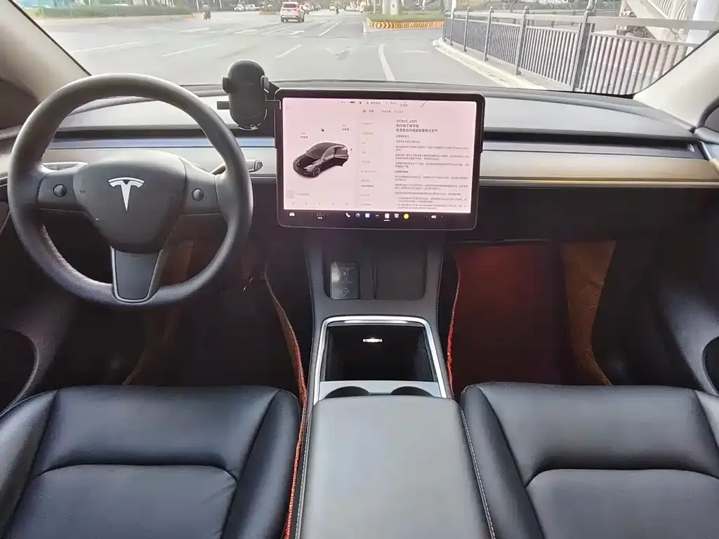 Tesla Model Y — фото 7