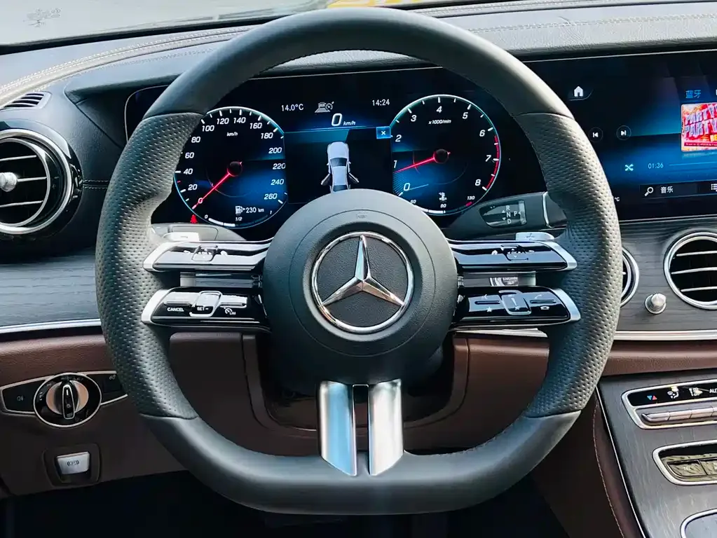 Mercedes-Benz E-Class — фото 10