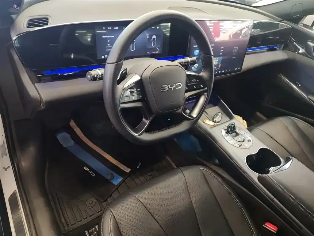 BYD Seal — фото 3