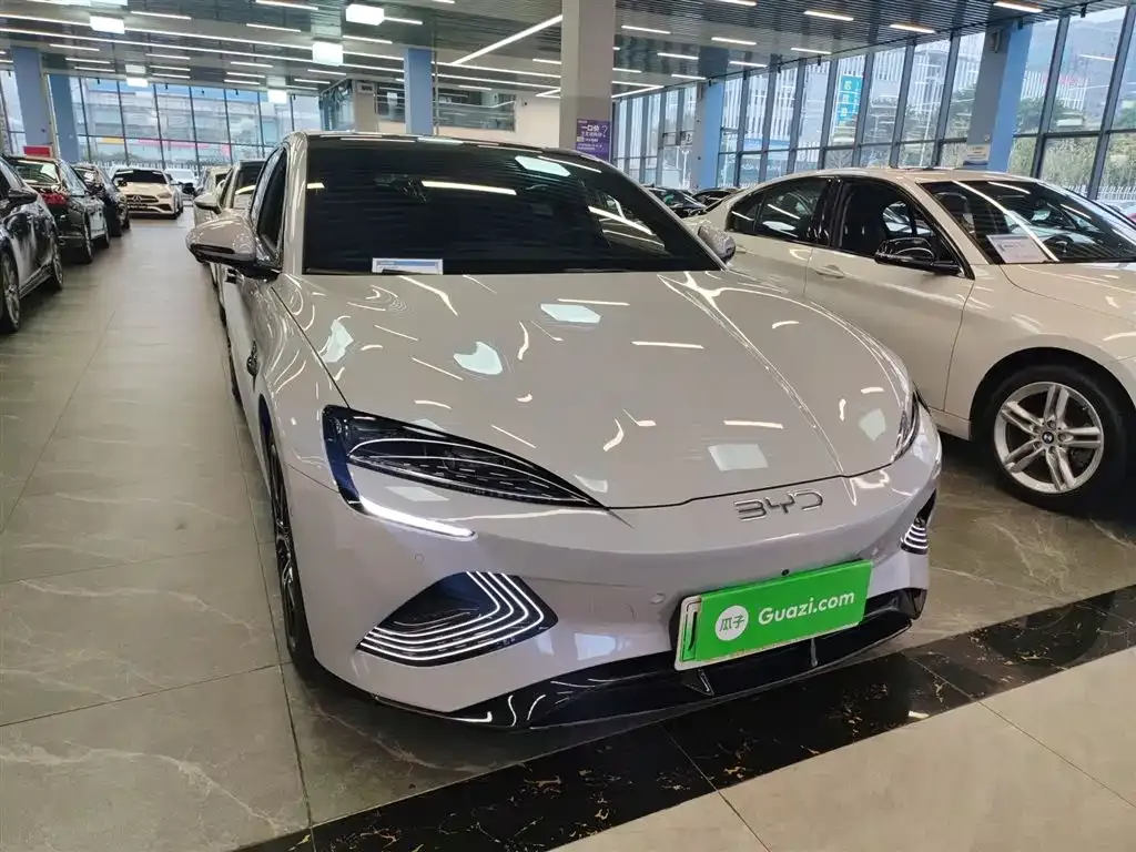 BYD Seal — фото 10
