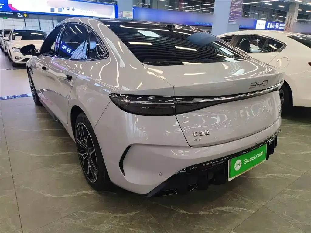 BYD Seal — фото 8