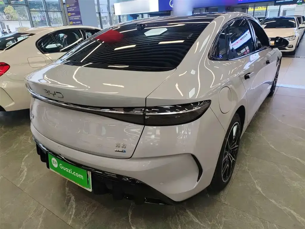 BYD Seal — фото 6