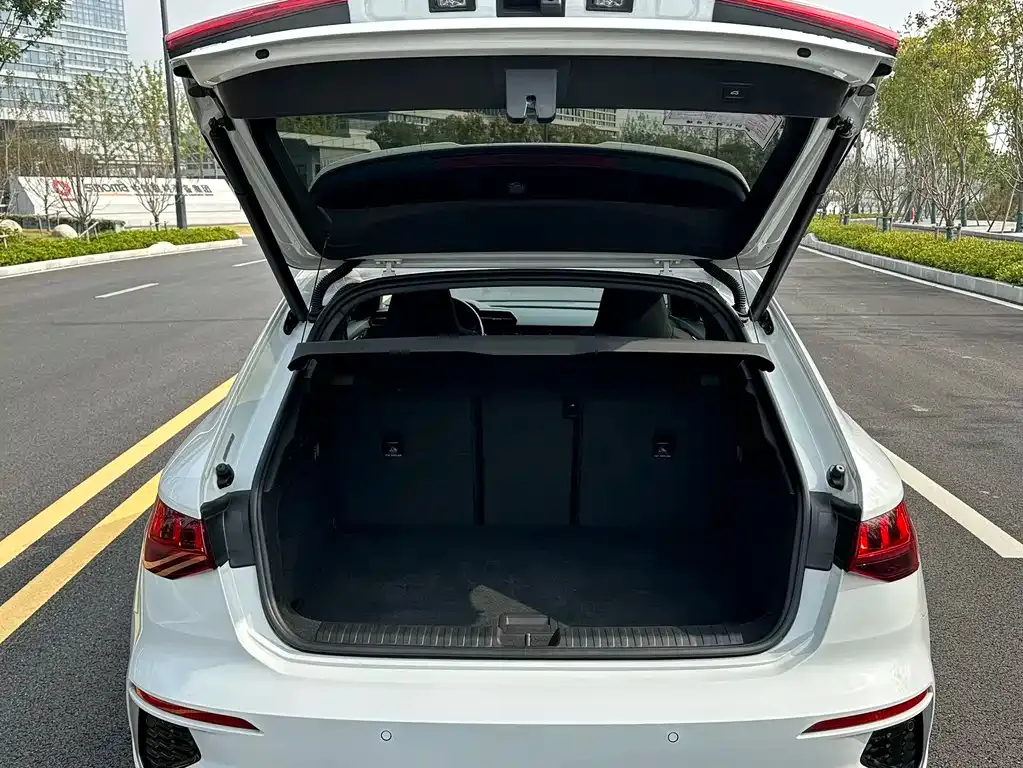 Audi A3 2023 из CN, фото 3