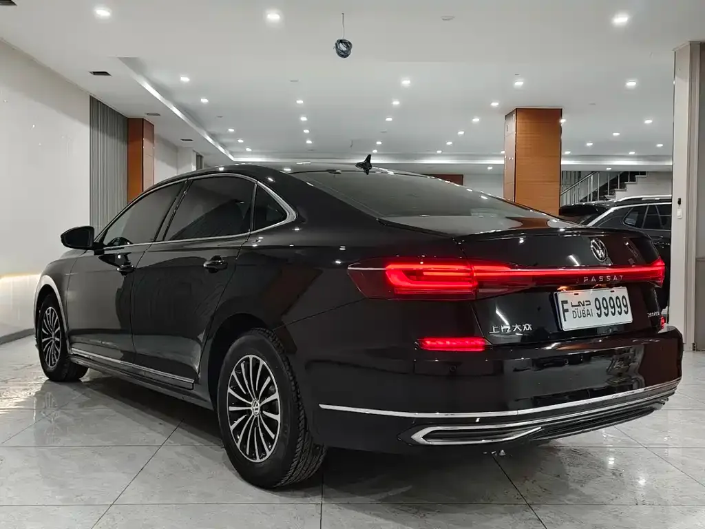 Volkswagen Passat — фото 6