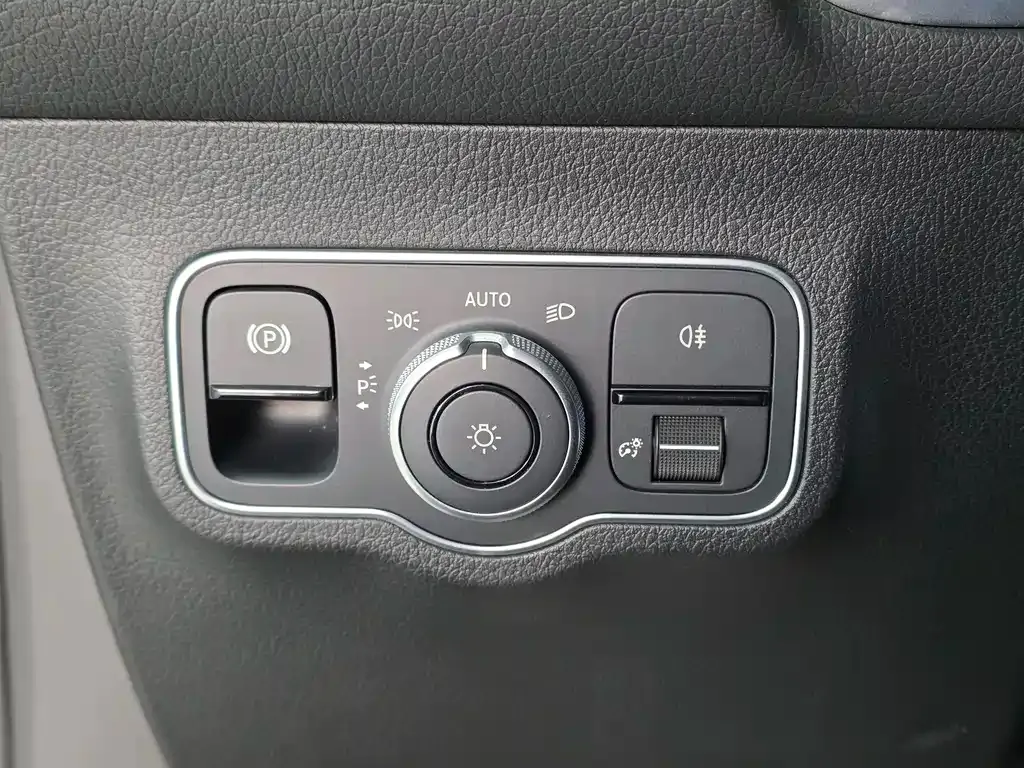 Mercedes-Benz GLB 2023 из CN, фото 8