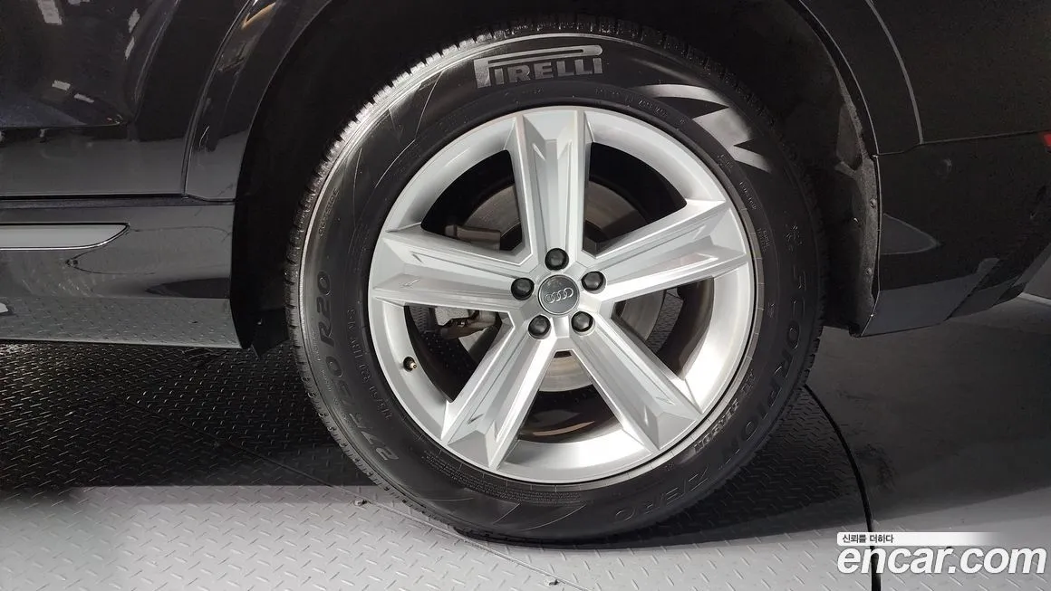 Audi Q8 2021 из KR, фото 5